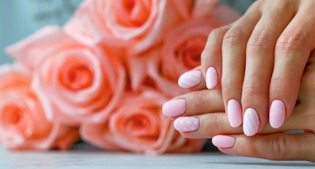 Comment prendre soin de ses ongles en gel ?